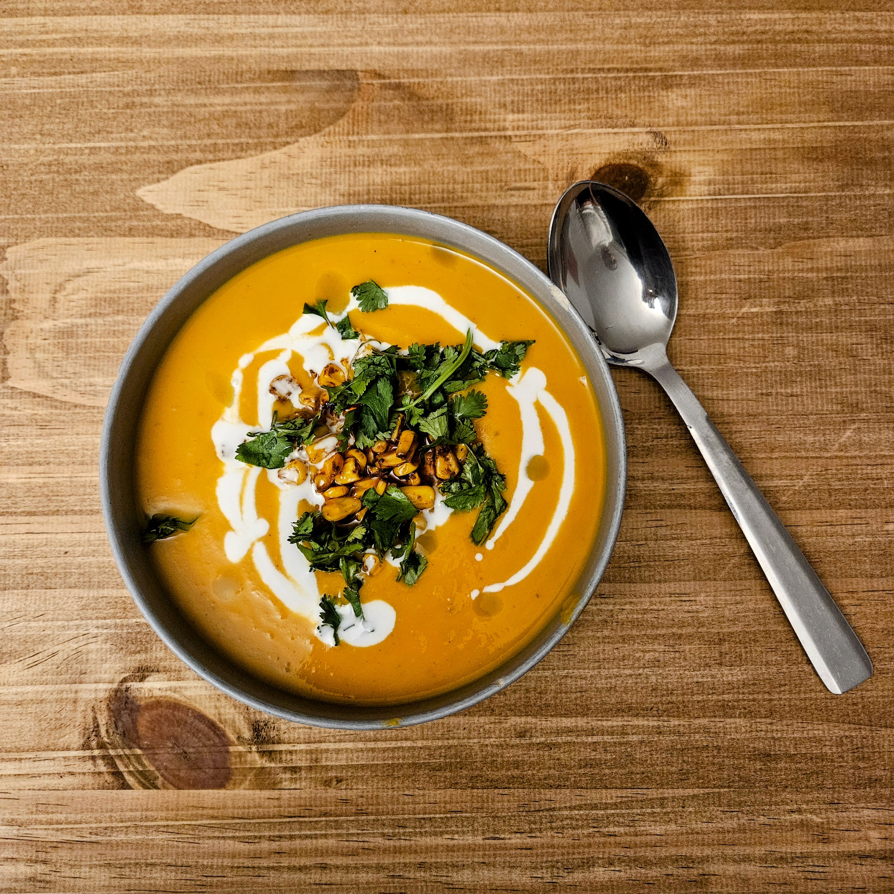 Velouté de patate douce au lait de coco et maïs grillé